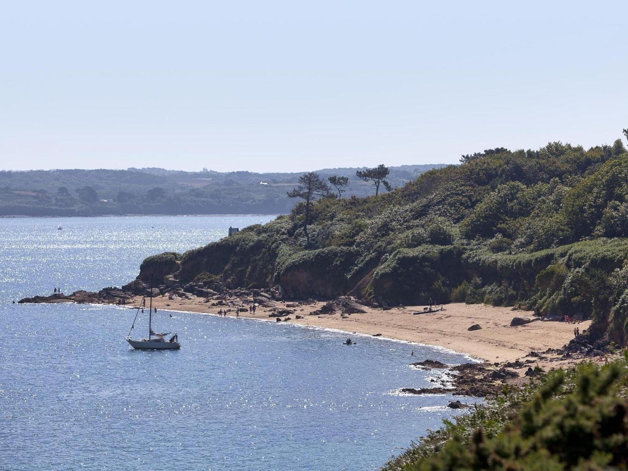 Beautiful Holiday Home In The Bay Of Morlaix Carantec Exterior foto